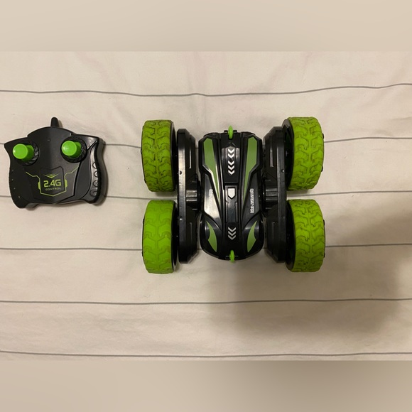 RC Stunt car - Picture 2 of 6